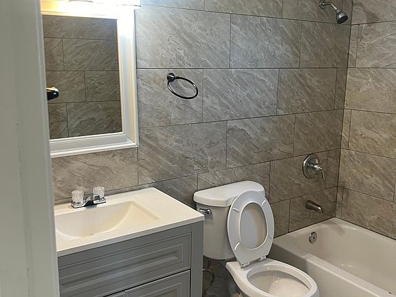 4th image of 1066 E Huntington Ave