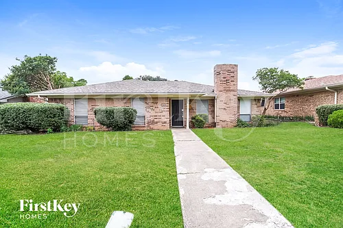 1841 College Pkwy Photo 1