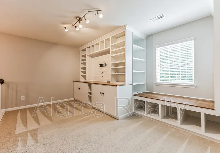 7419 Canova Ln — Photo 11
