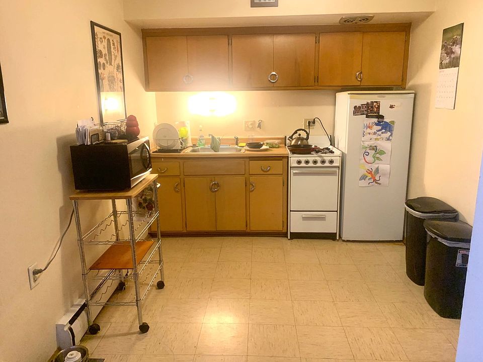 1st image of 1466 N Farwell Ave APT 9