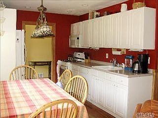 2nd image of 10 Canna Dr