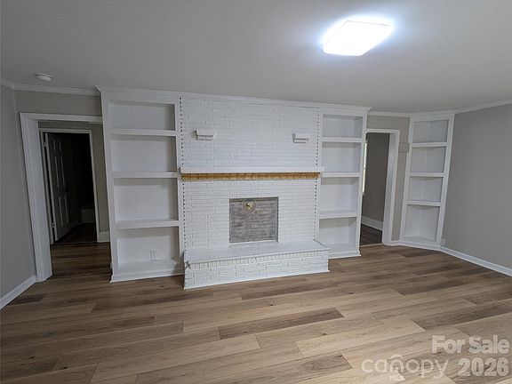 4th image of 1203 W Crowell St