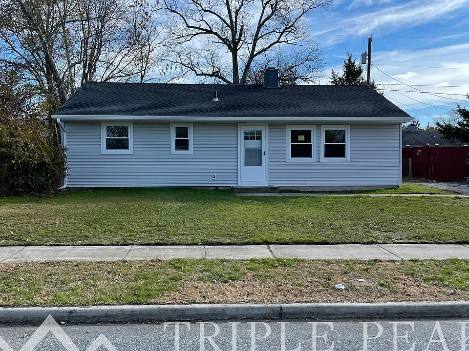 1703 4th Ave