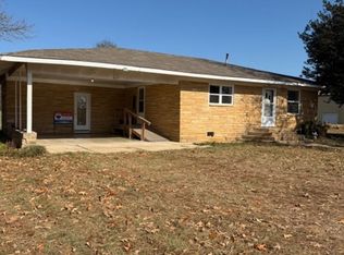 564 W 7th St, Newark, AR 72562