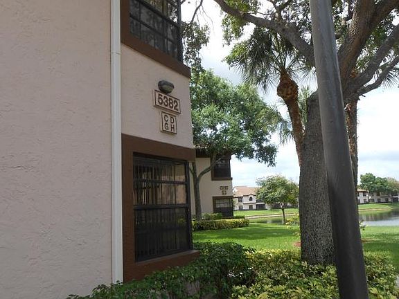 2nd image of 5382 Firenze Dr APT C