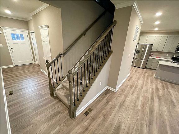5th image of 1907 Canterbury Dr