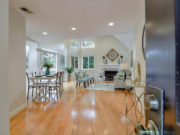 4th image of 4832 Lakebird Pl