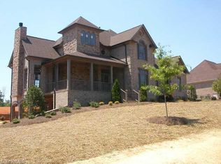 7547 Barbera Dr, Stokesdale, TN 37357