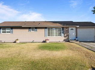 1012 Coach Ct, Grandview, WA 98930