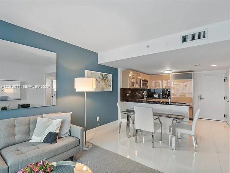 6801 Collins Ave #1208 — Photo 10
