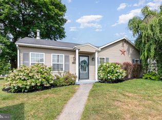 308 Longmeadow St, Mechanicsburg, PA 17055