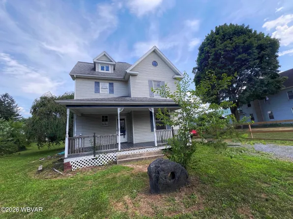 1043 Charles St, Jersey Shore, PA 17740