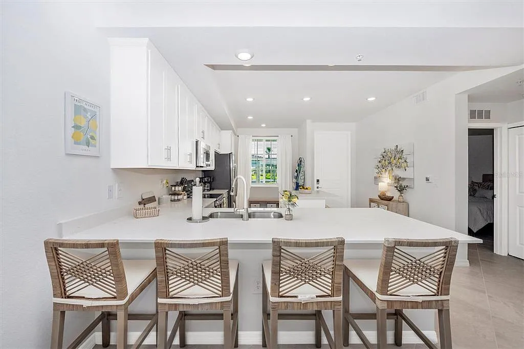 2 bed, 2.0 bath, 1120 sqft, $2,250 — Photo 3