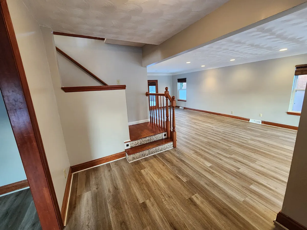 Building Photo - 2452 Bromley Rd