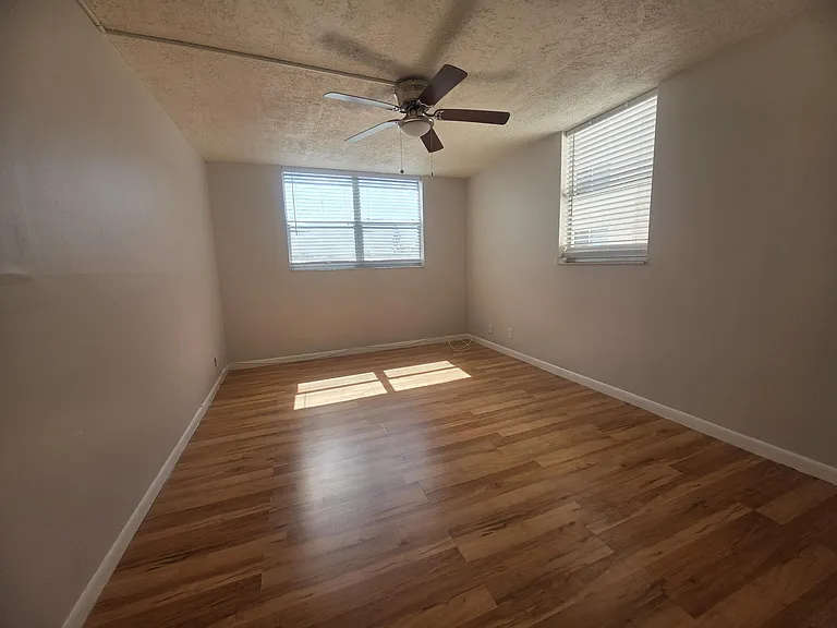 2851 Somerset Dr #208 — Photo 7