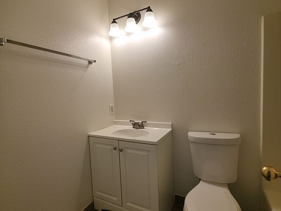 2nd image of 2714 N Izabel St #11-4