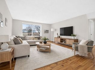 8 Kittredge St APT 10, Roslindale, MA 02131