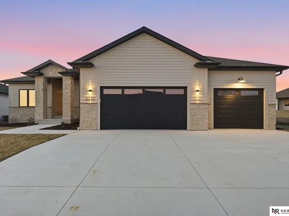 2337 S 89th St, Lincoln, NE 68520