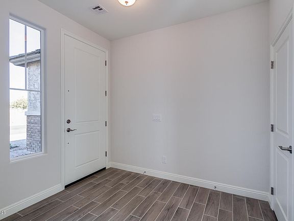 5th image of 1901 W Olivia Dr