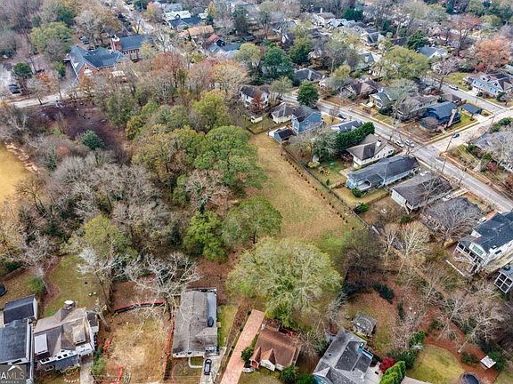 5th image of 448 E Lake Dr