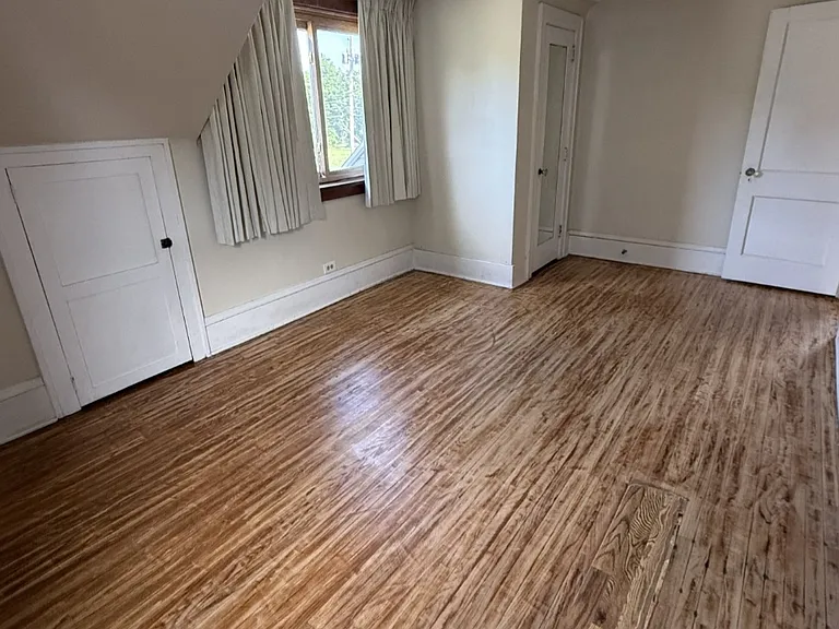 1149 Brown St — Photo 11