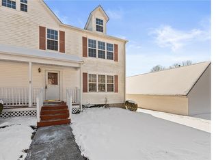 21 Kings Way, Pawling, NY 12564