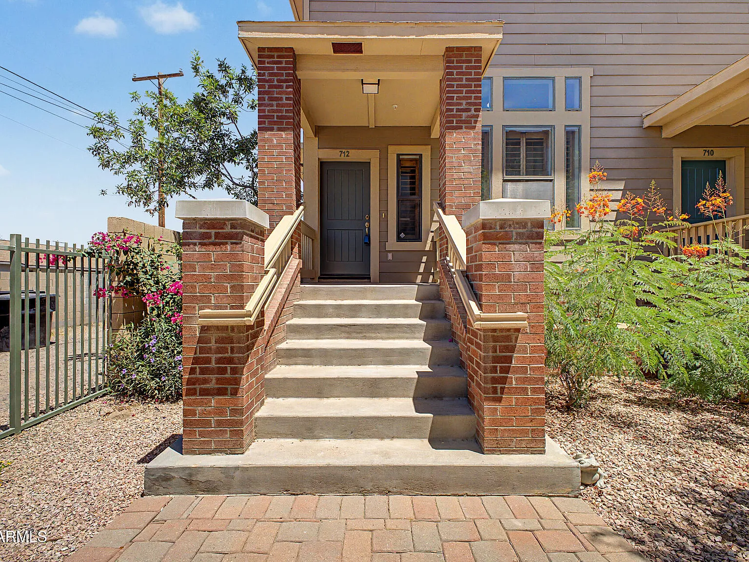 2 bed, 2.0 bath, 1218 sqft, $1,950 — Photo 2