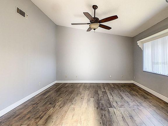 4th image of 409 San Leandro Dr