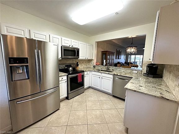 4th image of 10030 Maddox Ln APT 304