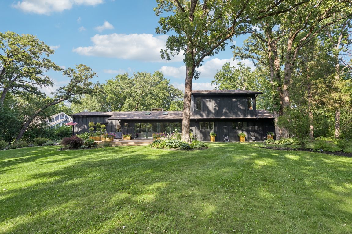 Acorn Ct-S2207-001.jpg