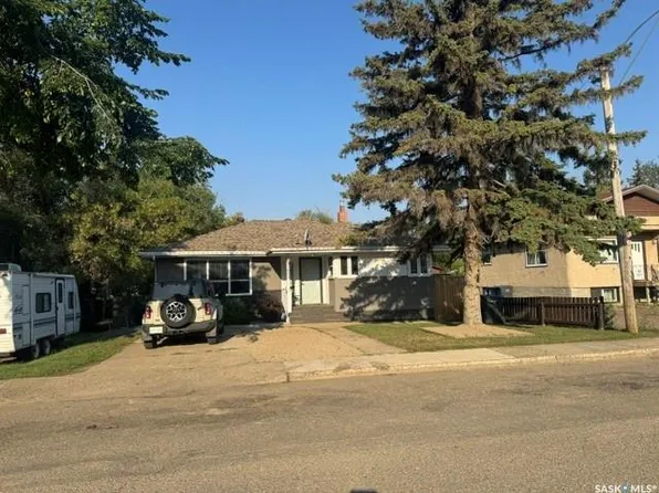 1621 103rd STREET, North Battleford, SK S9A 1L6