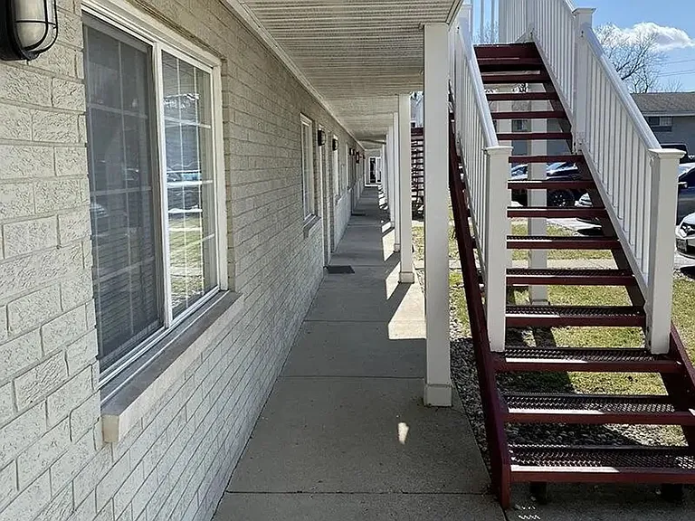 One Somerset — Photo 4
