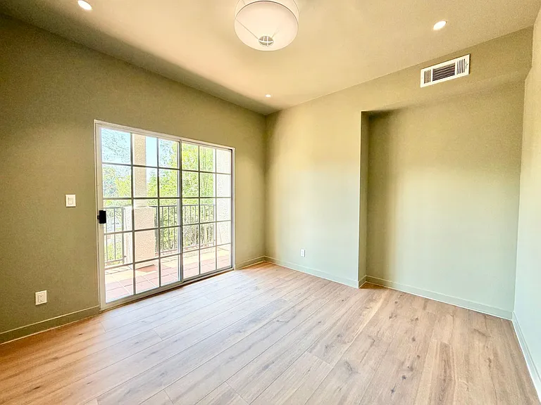 1515 Indiana Ave — Photo 37