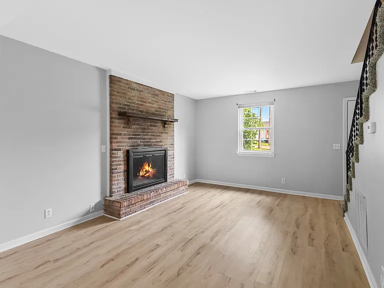 411 Williams Ave #D — Photo 9