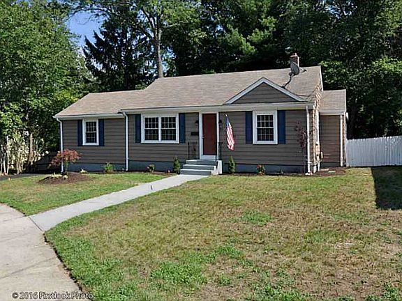 3rd image of 10 Marquette Dr