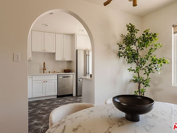 5th image of 2021 Hillhurst Ave APT 9
