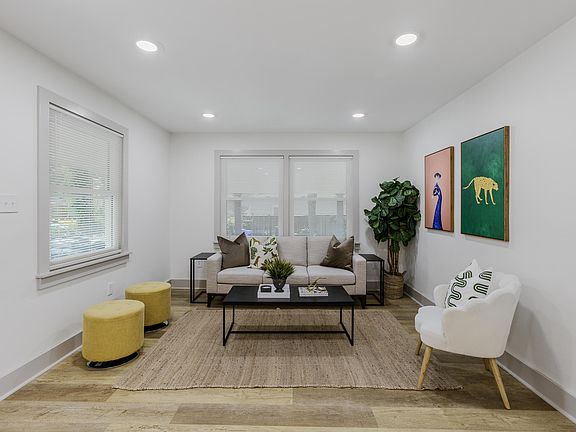 5th image of 2825 Peacock Ave