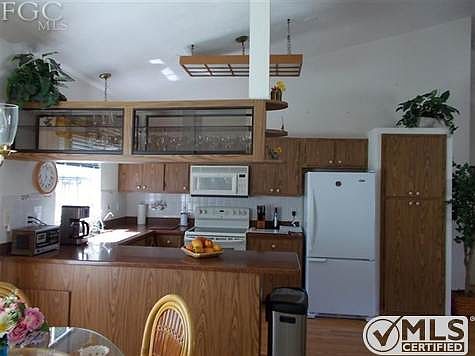 3rd image of 6881 Circle Dr