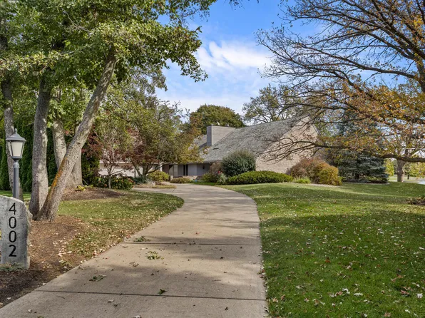 4002 Lakepoint Rd, Champaign, IL 61822