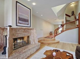 1000 N State St, Chicago, IL 60610