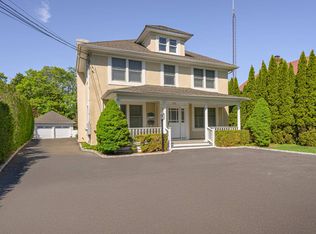81 David Whites Ln, Southampton, NY 11968