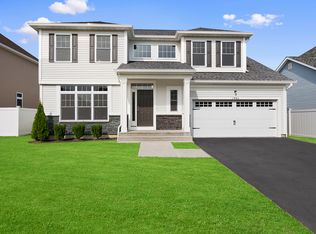 1480 Horseshoe Dr, North Bellmore, NY 11710