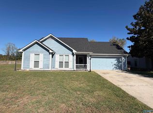 2812 Lake Knoll Dr SW, Decatur, AL 35603