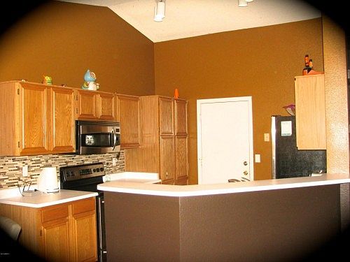 4th image of 7803 W Midway Ave