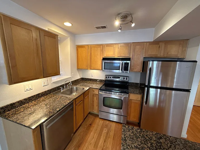 5350 Pershing Ave #4A — Photo 6