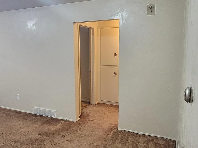 534 N 5th Ave — Photo 9