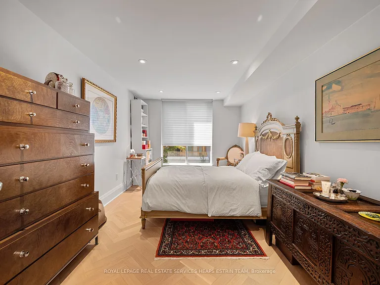 225 Davenport Rd #401 — Photo 18