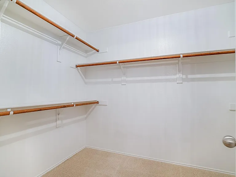 228 Meadow View Ln — Photo 5
