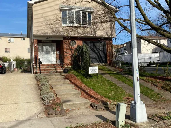16 Karen Ct, Staten Island, NY 10310