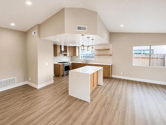 4th image of 1365 La Haina St